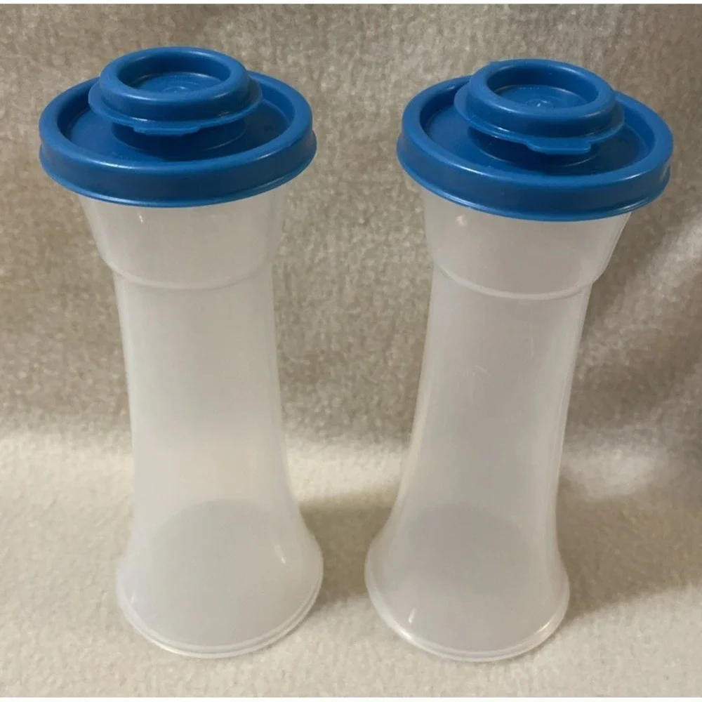 Tupperware Large Hour Glass Salt Pepper Shaker Set Bright Blue Seals 6